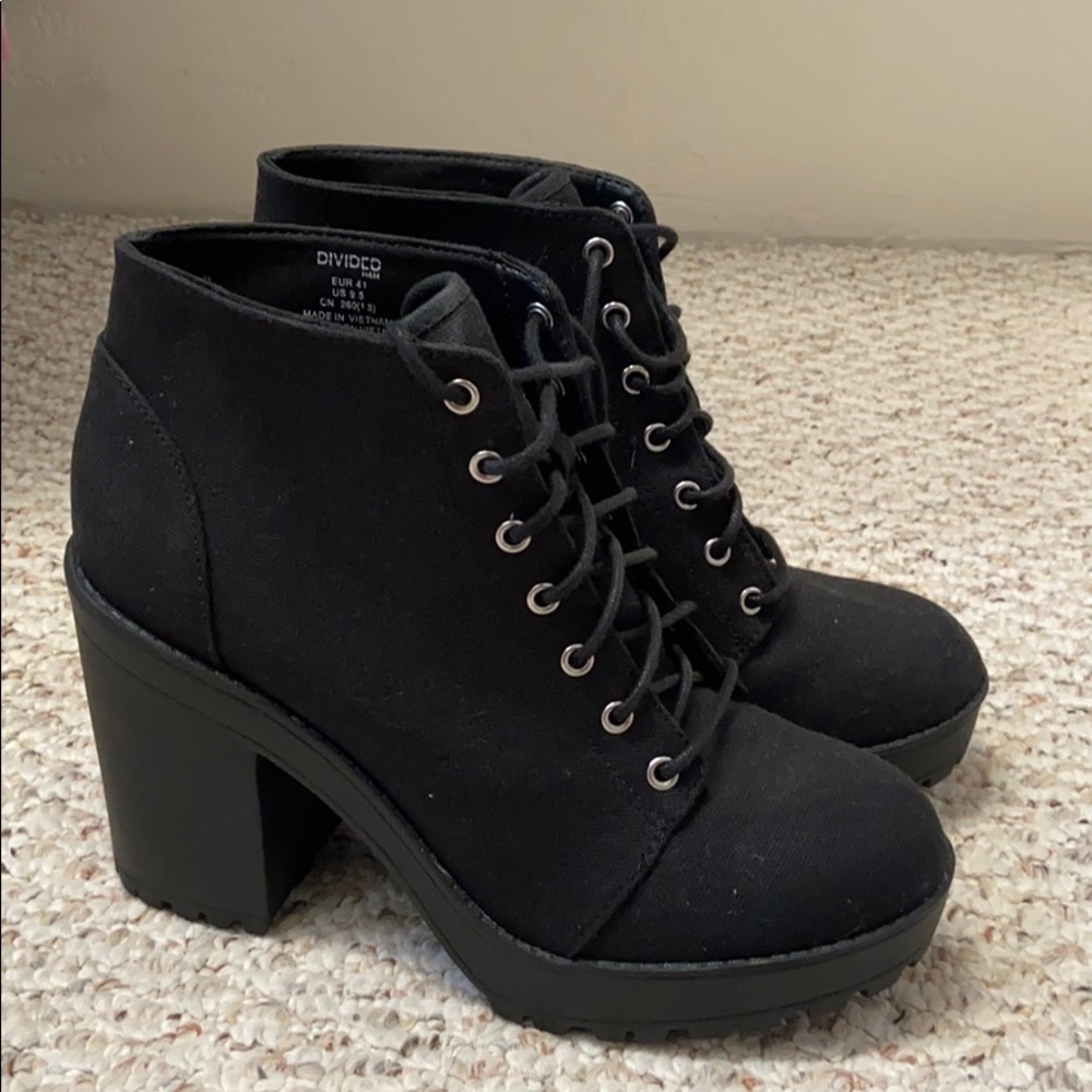 Black divided boot heels 🖤✨